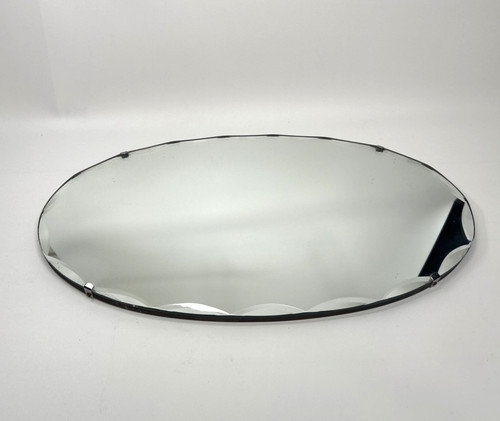 Vintage oval scalloped edge - scalloped,