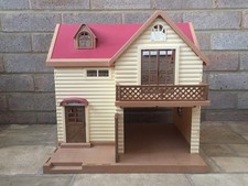 Authentic Sylvanian Families Lakeside Lodge Dollhouse Playset [WITH FURNITURE]