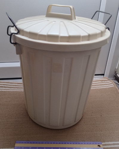 Rubbermaid beige litre - rubbermaid,