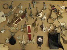 Antique Vintage Lot Of  Miscellaneous Keys 