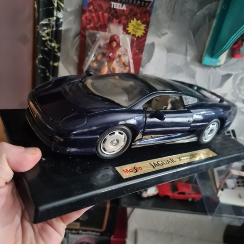 Maisto scale diecast - 1:18,