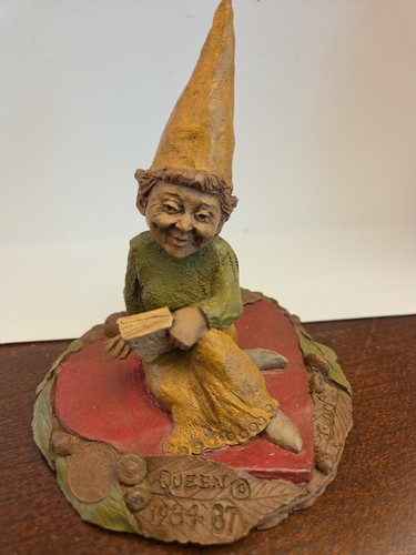 Queen gnome figurine from 1984 - gnome,