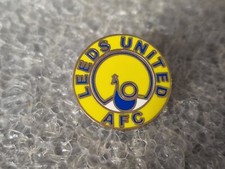 Leeds United FC MOT LUFC Pin Badge Elland Rd Yorkshire Utd THE WHITES PROUD 