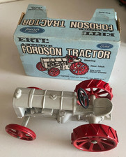 ERTL 804 - 1/16 ANTIQUE FORDSON TRACTOR - BOXED
