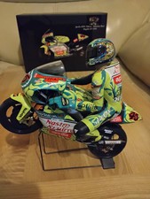 Minichamps  1 :12  Valentino Rossi  Aprilia  250cc Mugello  GP 1999  And Figure 