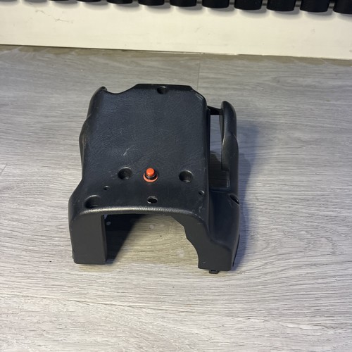 Lower steering column surround - lower,