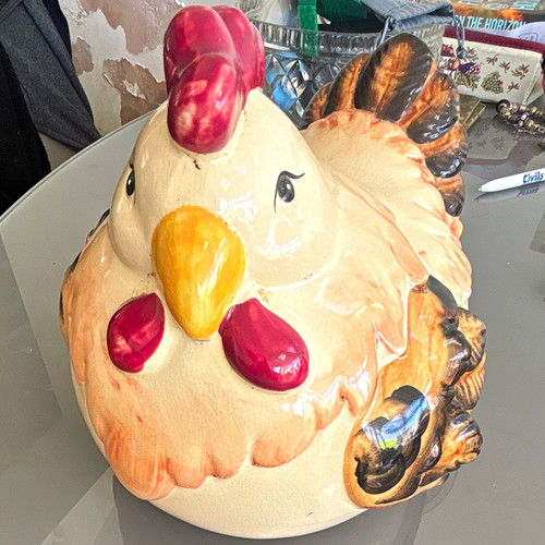 Large ceramic hen - ceramic, hen/chicken