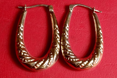 Solid gold 9ct - solid, vintage
