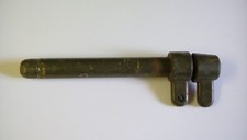 CLARK, RACAL ANTENNA MAST CROSS PIN ASSY LOCKING TYPE, NSN 5985 99 620 2943