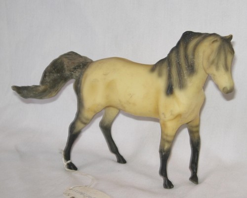 Breyer classic mustang