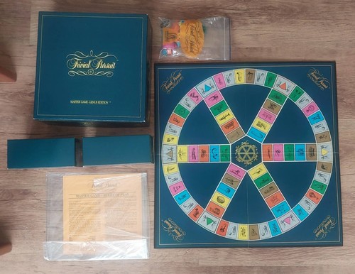Trivial pursuit master game - pursuit,