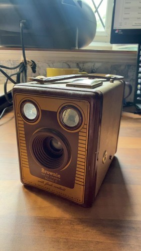 Kodak brownie six - six-20, model