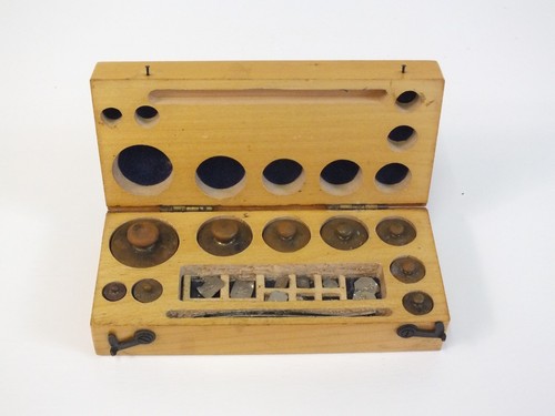 Vintage boxed set brass - set,