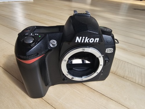 Nikon d70 1mp dslr camera - d70, 6.1mp