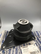 Hutchinson engine mounting - engine,