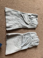 Heavy Duty Leather  Gauntlet
