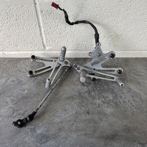 Cnc footrests rearsets honda - footrests,