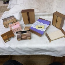 VINTAGE Dolls house Bedroom