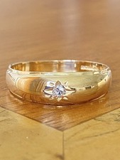 Gents 9ct Gold & Diamond Solitaire Gypsy Band Ring ~Size V  ~ Fab