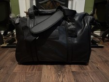 Bellino Warner Bros Exec Retreat Black Leather Holdall Pull Along Case Weekender