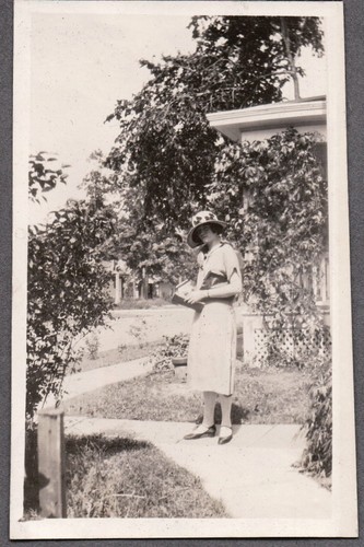 Vintage photograph 1920 - photograph, 1920-28