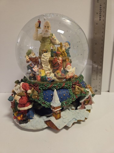 Large kirkland snowglobe with - kirkland,