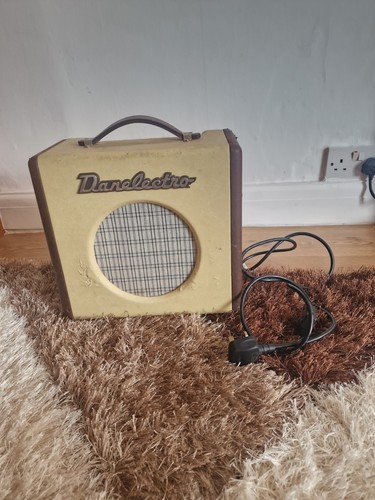 Danelectro nifty fifty amp - nifty,