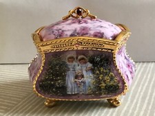 Porcelain music box special