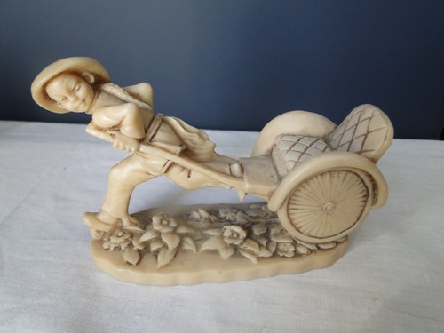 Vintage ivory toned resin - vintage,