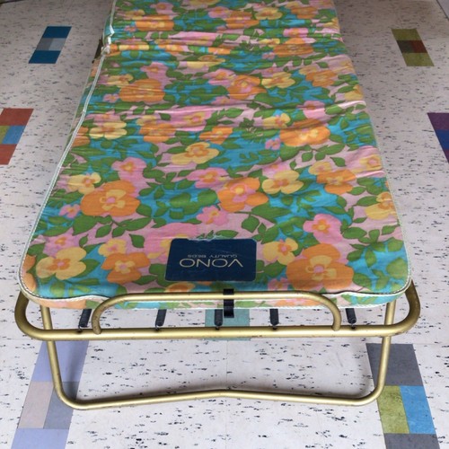 Vintage retro 1960s - retro, stowaway