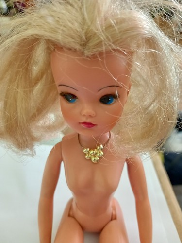 Vintage sindy necklace - vintage, no