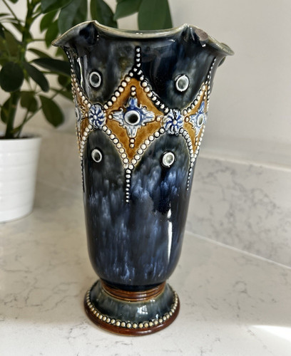 Royal doulton art - art, vase