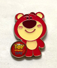 DISNEY PIN BADGE Toy Story Land - Lotso Bear