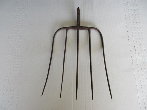 Vintage tine hay - tine,