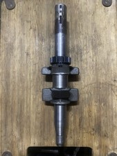 Briggs and Stratton 450 series crankshaft.