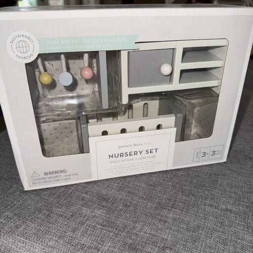 Pottery barn kids - barn, dollhouse