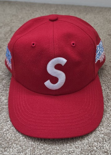 Supreme world famous logo - s,