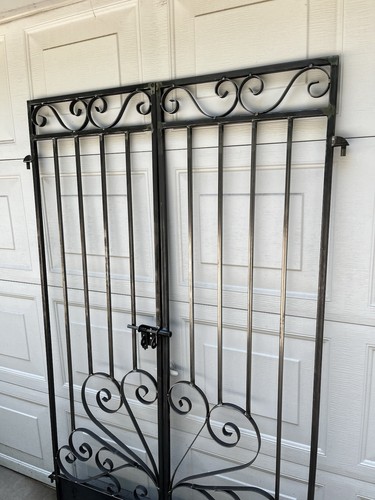 Decorative metal scroll - metal,