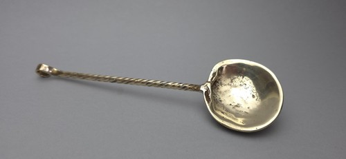Brass shell shaped serving - brass,