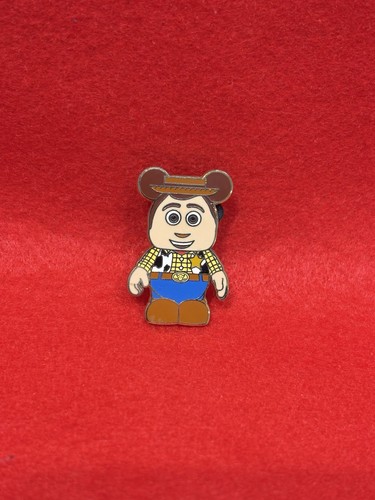 Disney pin trading - pin,
