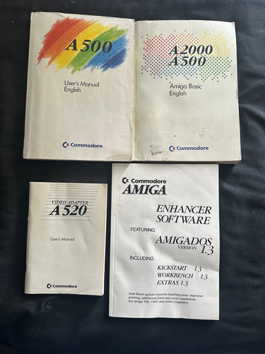 Amiga 500 set manuals in - set,