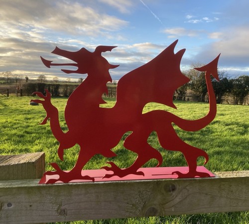 Metal red welsh - metal,