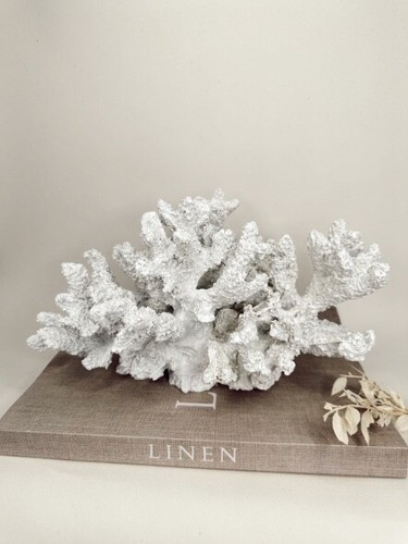 Large coral ornament white - large,