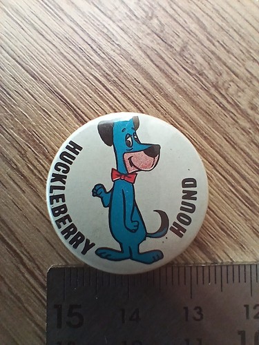 Vtg huckleberry hound badge - ,