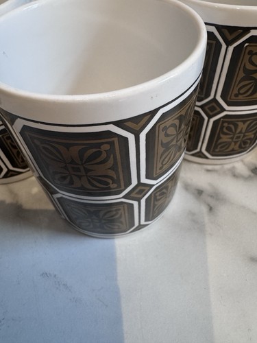 Six mugs early 1980s - mugs, brand
