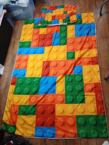Lego bricks single - bed, duvet