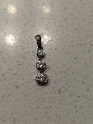 14k white gold - 3, cubic