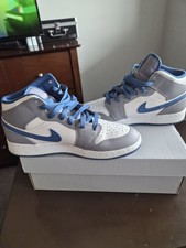 Size youth jordan 1 mid - 7,