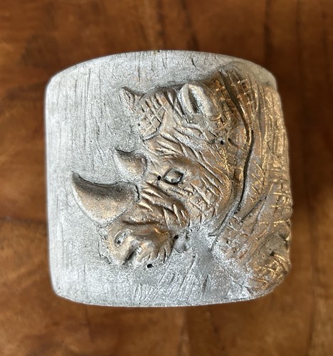 Rhino grey and - 3d, gold
