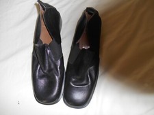 MARKS & SPENCER NEW NO TAGS BLACK FOOTGLOVE SHOES SIZE 41   (7  1/2)